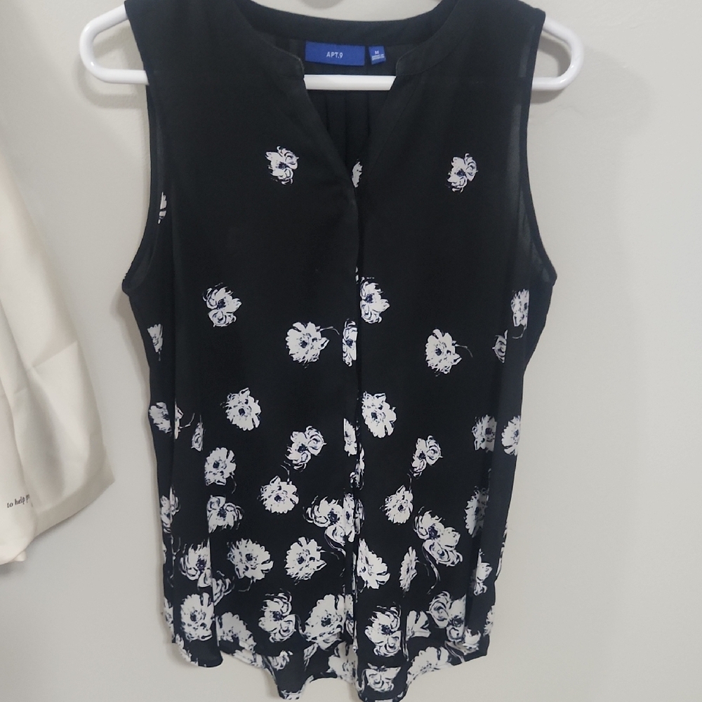 Apt. 9 Black and White Floral Sleeveless Blouse